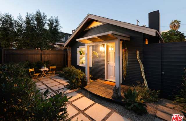 1517 Cabrillo Ave photos photos