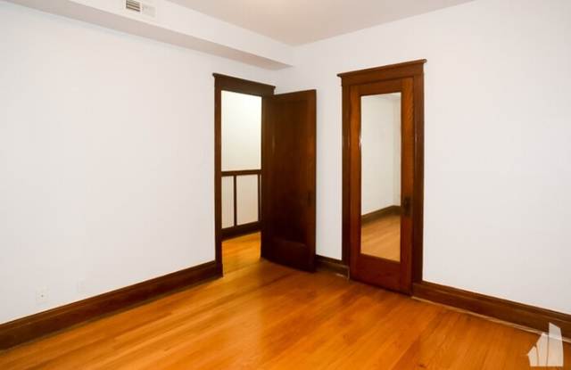 1303 West Eddy Street Gallery 3