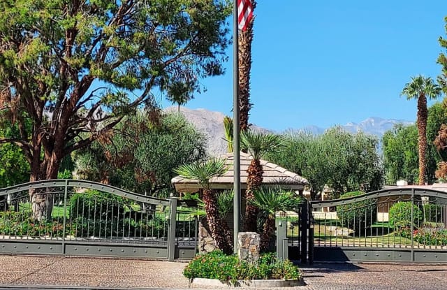 74939 Via Lago - 74939 Vía Lago, Indian Wells, CA 92210