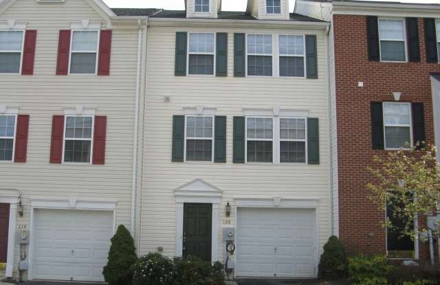 108 MONTICELLO Square Gallery 2