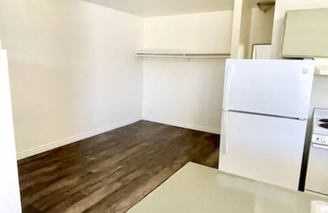 Newly Renovated  Bright Studio in Henderson - Utilities Included! photos photos