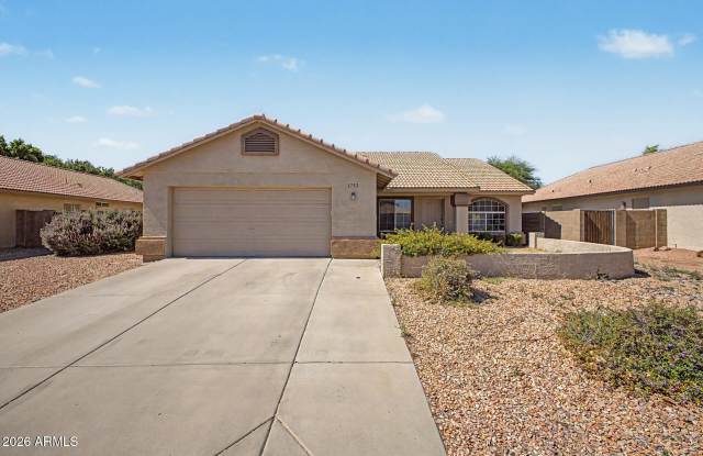 8752 W MELINDA Lane Gallery 2