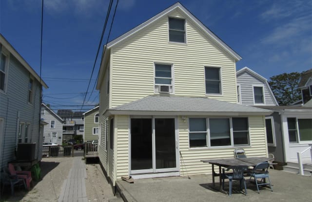 795 East Broadway - 795 East Broadway, Milford city, CT 06460