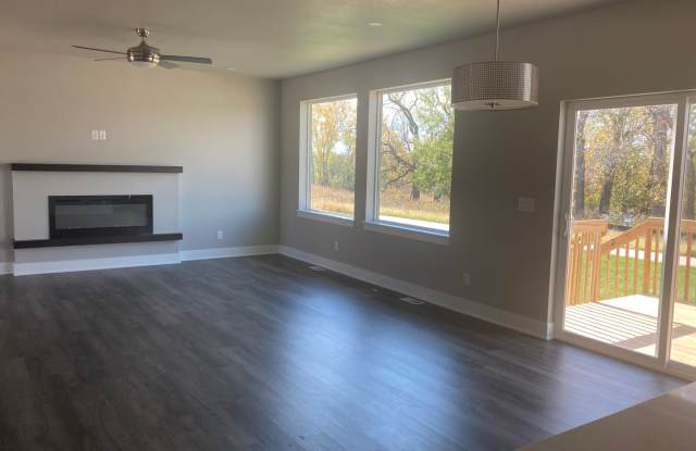 3 Bedroom, 2.5 Bathroom, New Construction  Urbandale Home Gallery 3