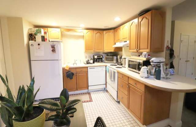1090 Beacon St. - 1090 Beacon Street, Brookline, MA 02446
