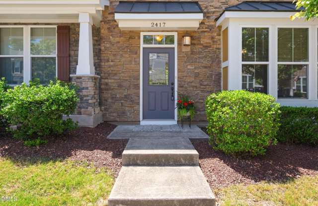 2417 Historic Circle Gallery 1