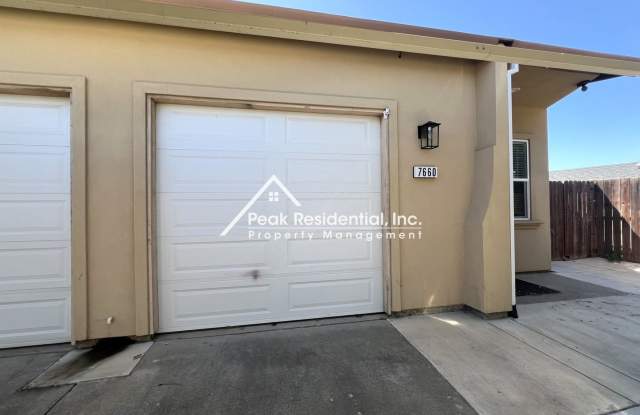 A Very Nice 3bd/1ba Sacramento Duplex with 1-Car Garage photos photos
