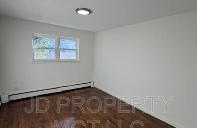458 WALKER STREET - 2 Gallery 4