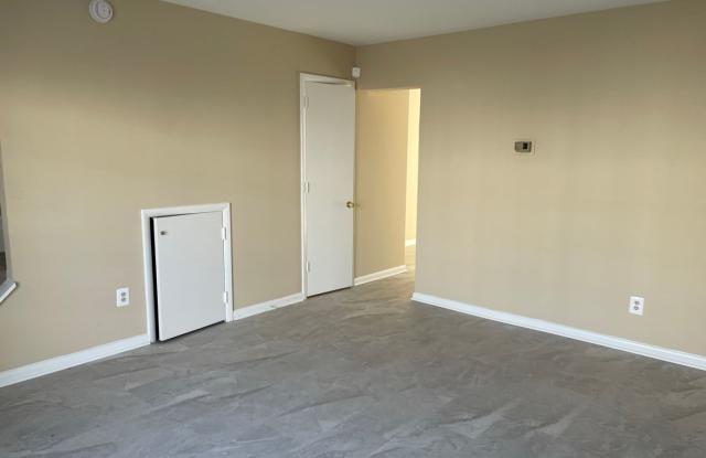 3-Bedroom, 1.5 Bathroom Townhouse in Rosedale Gallery 4