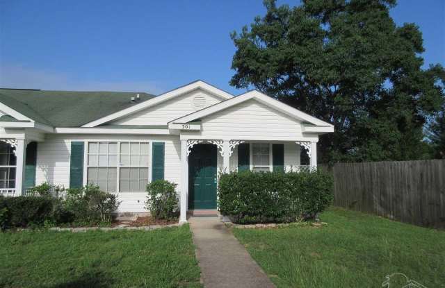 301 Loveland Cir - 301 Loveland Circle, Bellview, FL 32526