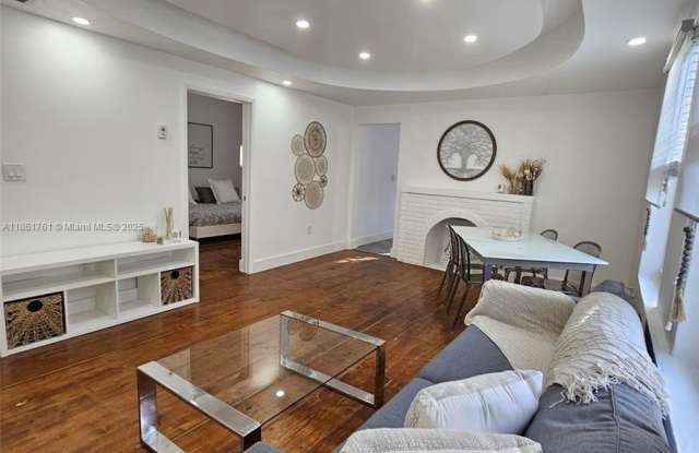 622 15th St photos photos