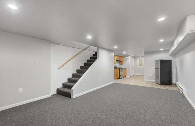 1005 North Arlington Avenue - 2 photos photos