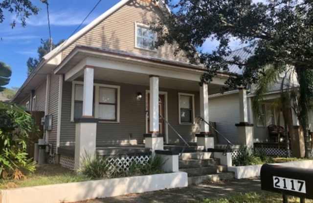 Sophisticated Luxury: Renovated 3 Bed, 3 Bath Home in Old West Tampa photos photos