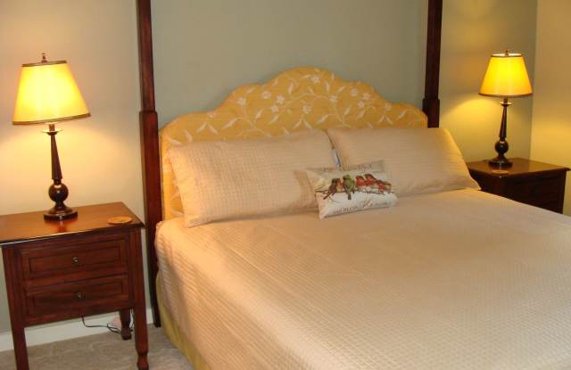 1-bedroom furnished condo with fenced courtyard photos photos 1-bedroom furnished condo with fenced courtyard photos photos