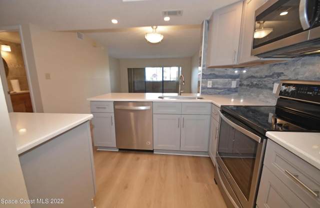 1595 North Atlantic Avenue - 108 photos photos