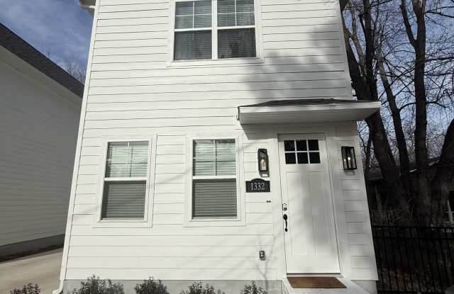 1332 Van Buren Avenue Gallery 2