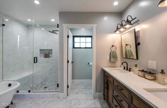 4703 Oakwood Avenue photos photos