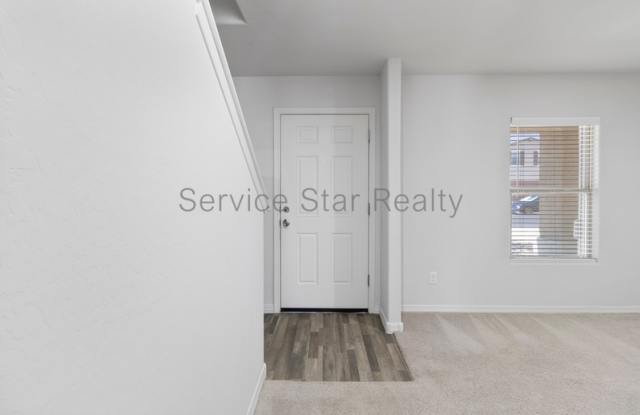 214 W Watson Ct Gallery 4