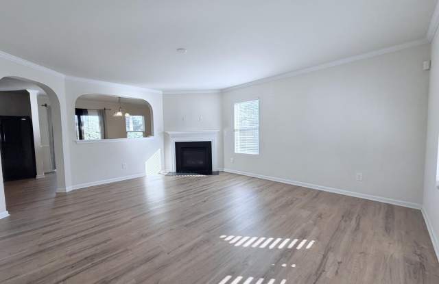 8 Duck Pond Court Gallery 2