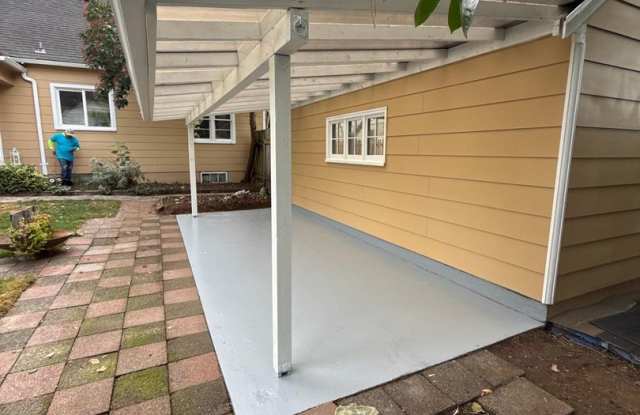 3 Bedroom on large lot - 2800 Daniels Street, Vancouver, WA 98660