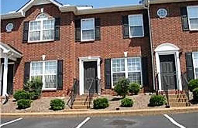 Stewarts Landing Neighborhood, Easy access to I-24 photos photos