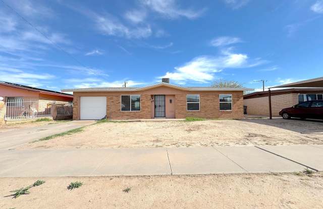 East/LowerValley 4bed/2bath Refrig A/C home! - 416 Lagunillas Place, El Paso, TX 79907