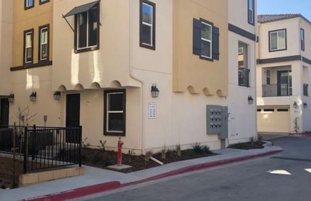 315 Mission Terrace Ave - 315 Mission Terrace Ave, San Marcos, CA 92069