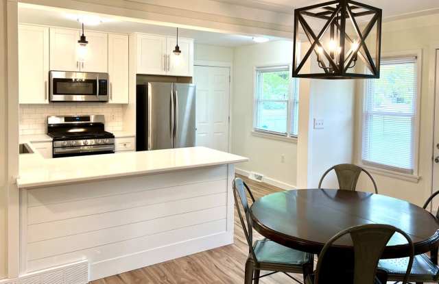 Completely Renovated! Forest Hills Eastern Schools Gallery 3
