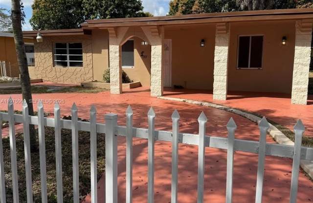 1325 NW 124th St photos photos