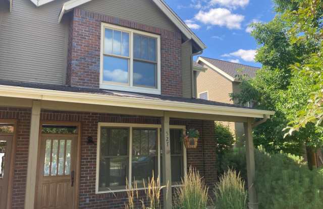 Beautiful Condo in Sisters w/community pool! W/S/G included! photos photos