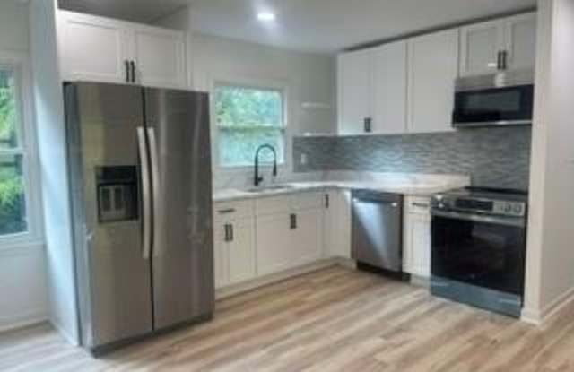 573 Alfred Road NW Gallery 4