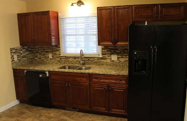 1546 Oakview Drive Gallery 4