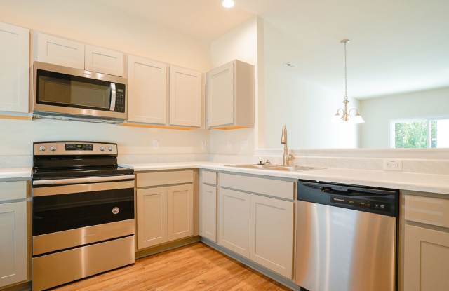 2 Bedroom, 2.5 Bath Townhome in downtown Clayton, NC photos photos