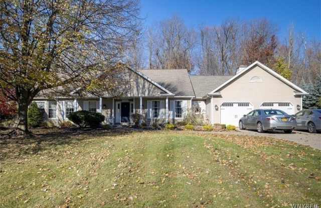 8388 Black Walnut Drive Gallery 1