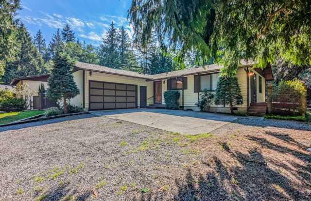Charming 3 bed, 1.5 bath country rambler in a private setting! photos photos
