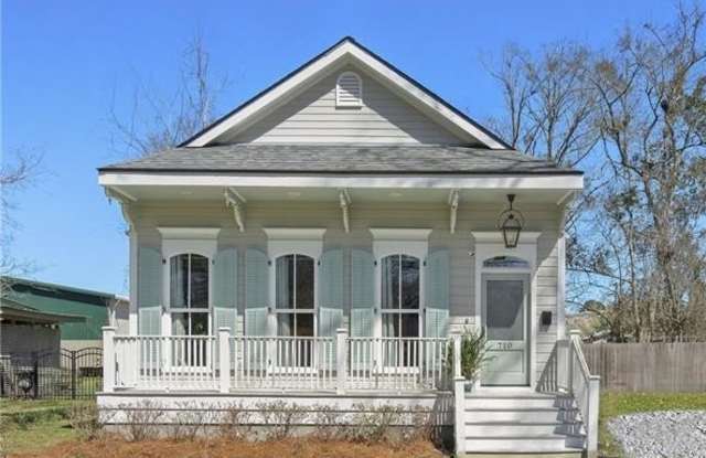 710 W 25TH Avenue photos photos