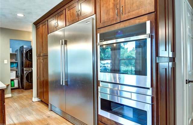 1133 Cresthaven Lane Gallery 3