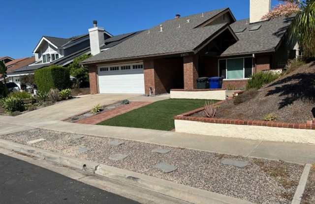 4 Bedroom 3 Bath 2 Story Home With Family Room With Fireplace photos photos