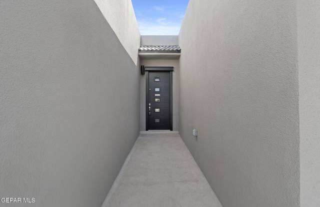 14264 JOHN SCAGNO Gallery 4