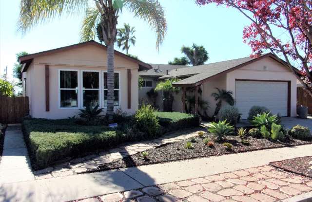 4bedrm 2 1/2 bath house with yard  garage in San Carlos $4000 a mo 1 year lease photos photos