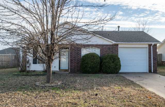 3 Bed / 2 Bath in Owasso! - 14906 East 89th Place North, Owasso, OK 74055