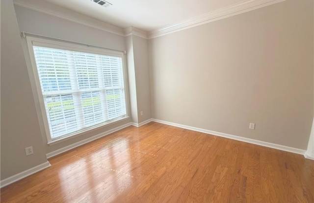 12442 Waterside Drive Gallery 3