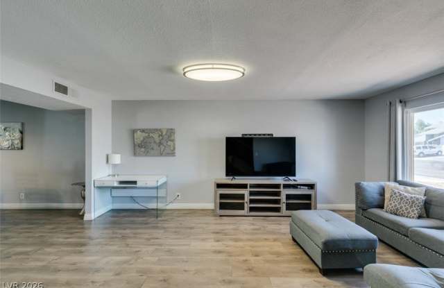 3770 Avila Street Gallery 4