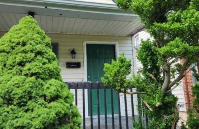 33 Maple St Gallery 2