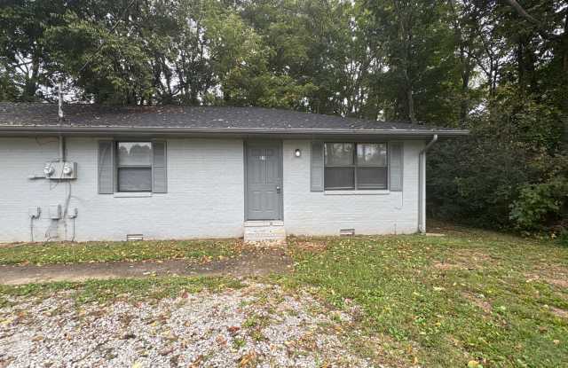 Spacious Freshly Renovated 2 Bedroom Duplex in Manchester! - 510 East Main Street, Manchester, TN 37355 Spacious Freshly Renovated 2 Bedroom Duplex in Manchester! - 510 East Main Street, Manchester, TN 37355