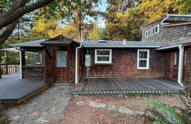 Arcata Bungalow near Cal Poly Gallery 4