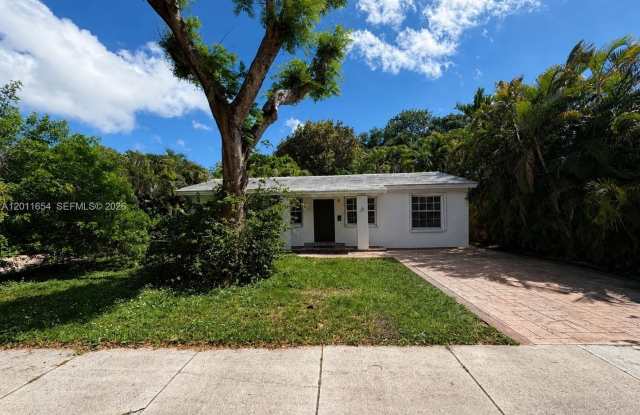 6466 SW 14th St photos photos
