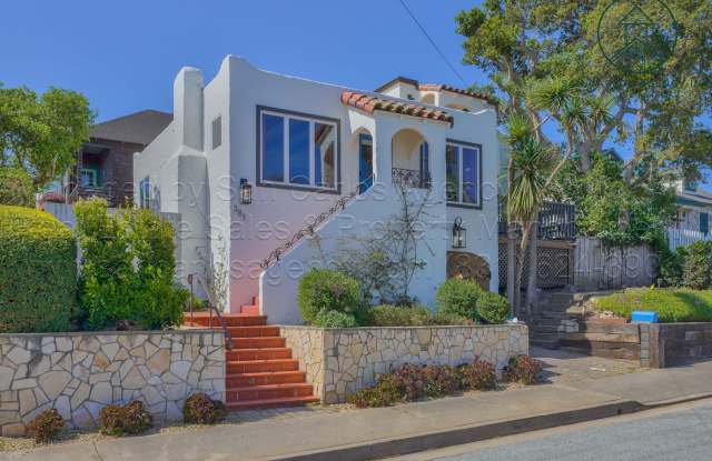"Casita Del Mar" - Two Bedroom Spanish Style Beach Bungalow - 381 Laurel Avenue, Pacific Grove, CA 93950
