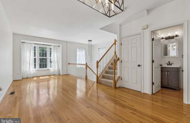 21957 GOLDEN SPIKE Terrace Gallery 4