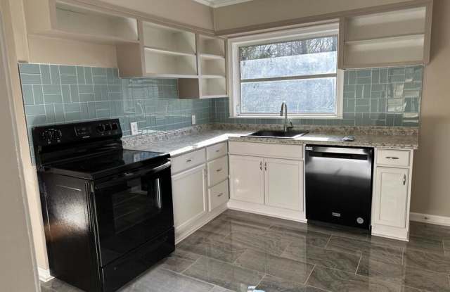 741 Barron Drive - B Gallery 4